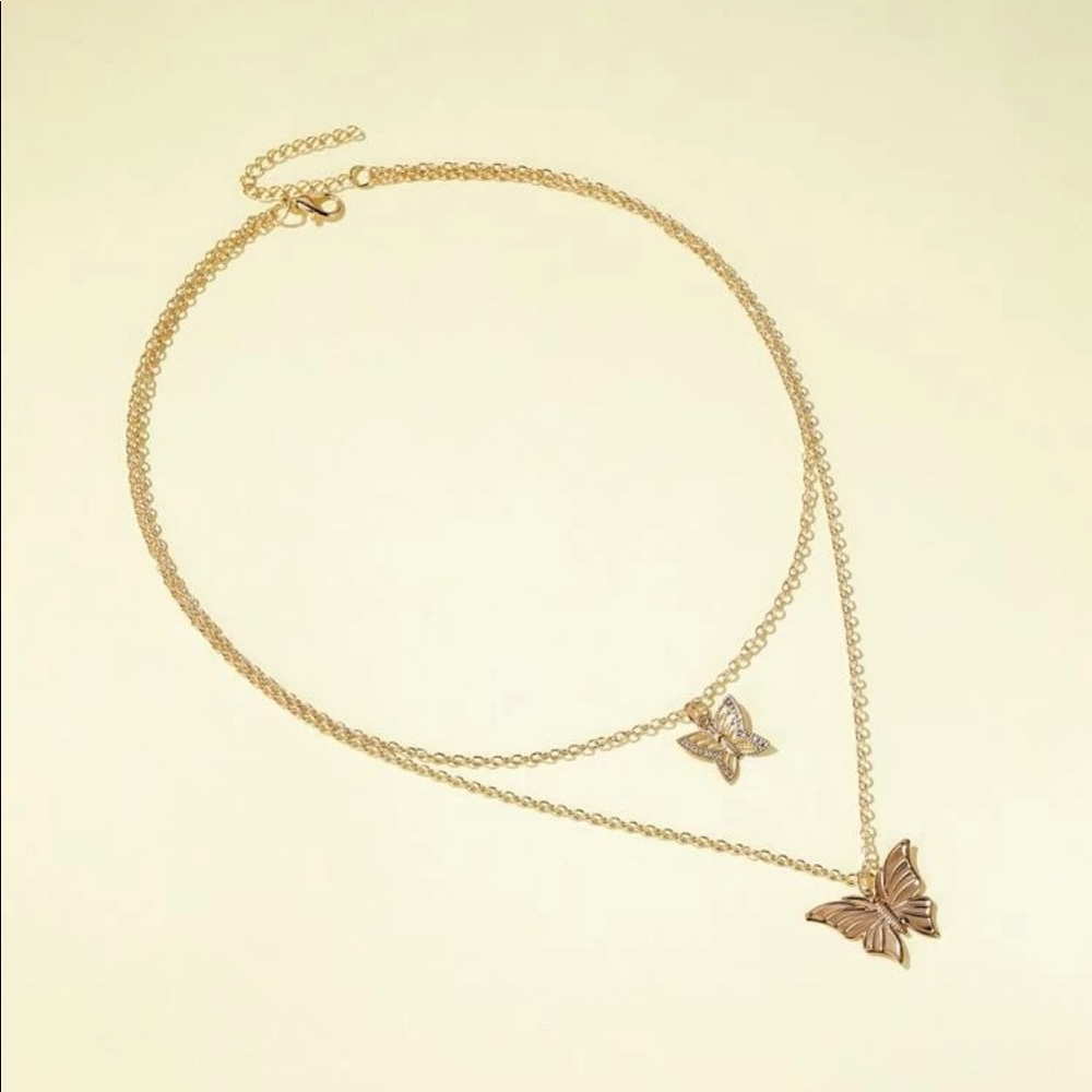 🌟new!🌟 Layered Butterfly Necklace - Picture 3 of 3